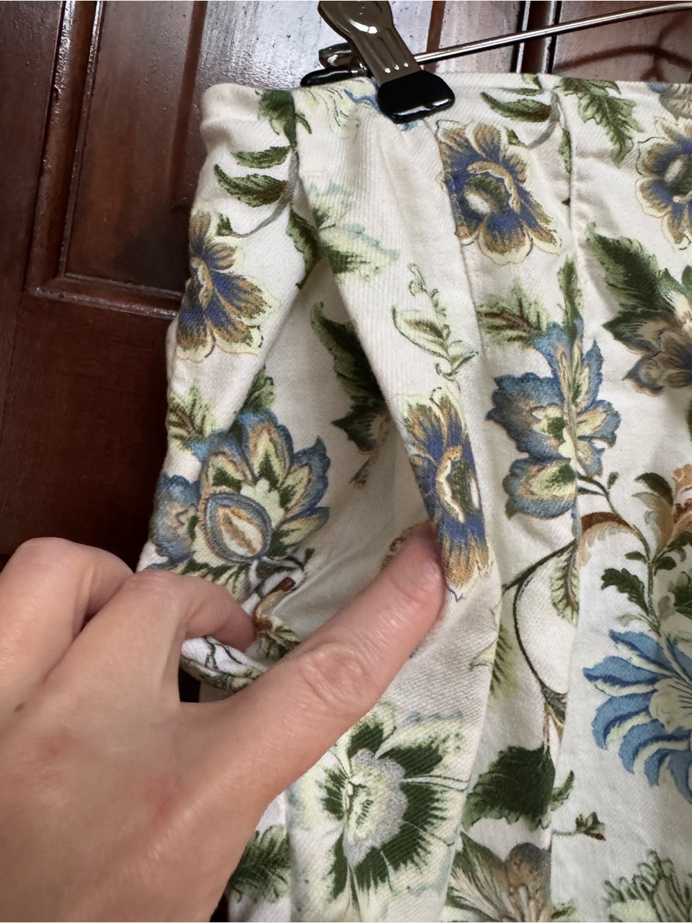 Loft Shorts - Picture 3 of 4